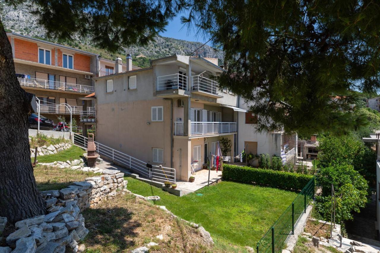 Apartments With A Parking Space Stanici, Omis - 11421 Celina Exterior photo