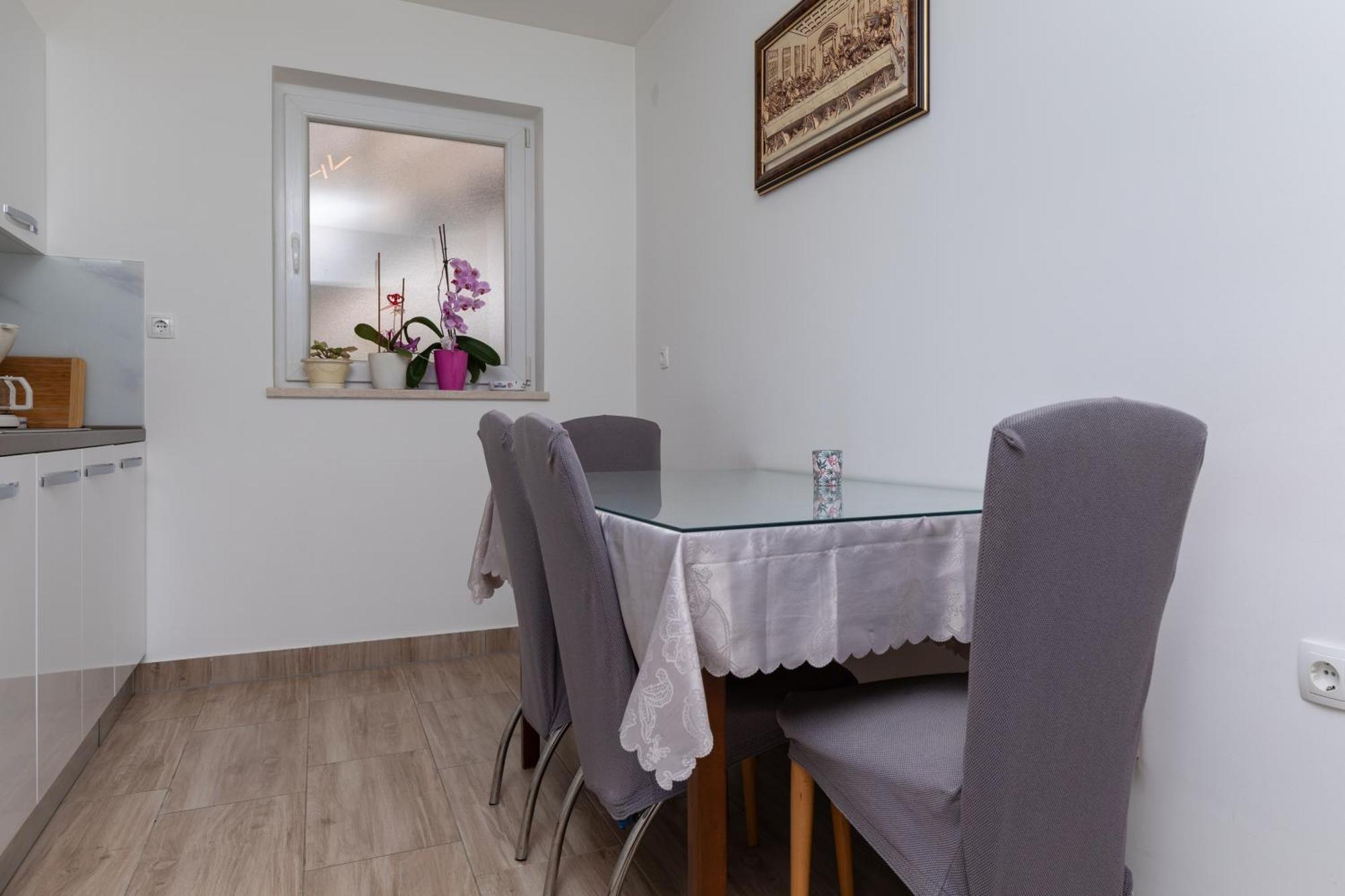 Apartments With A Parking Space Stanici, Omis - 11421 Celina Room photo